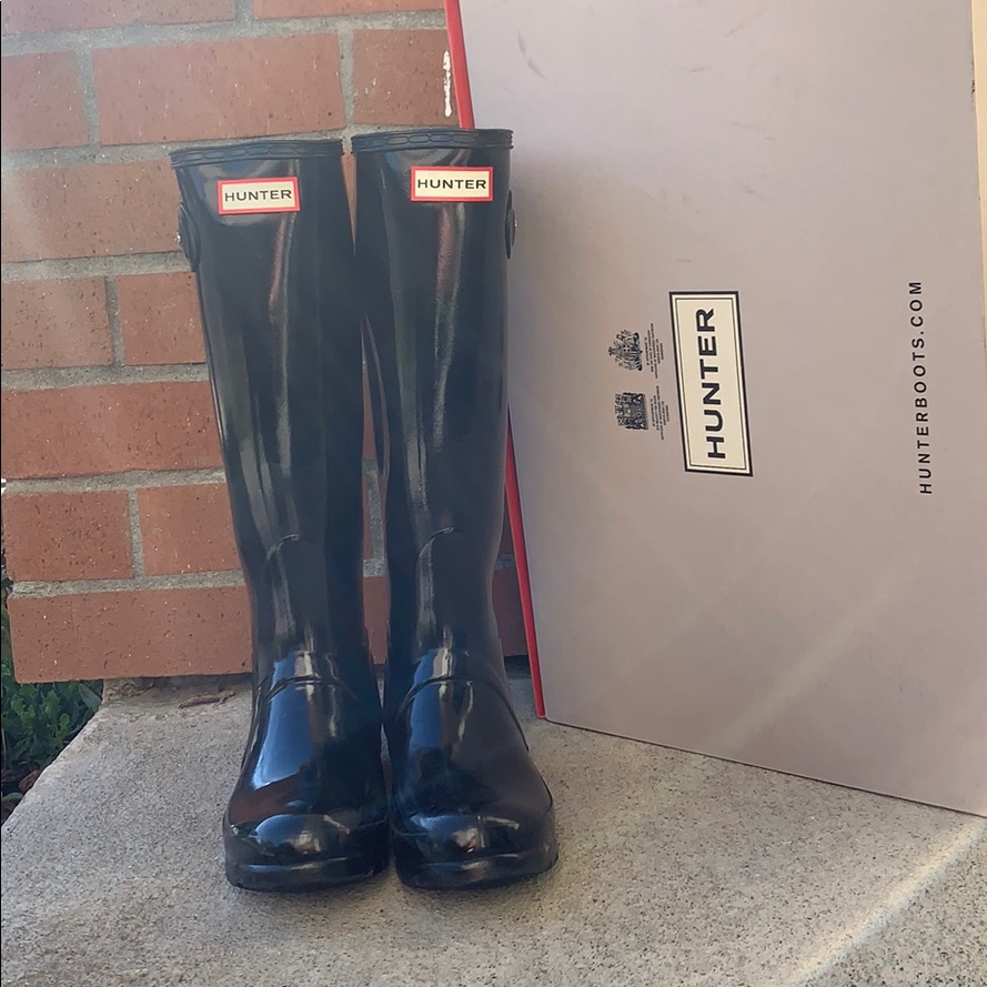 Size 7 Hunter Boots Glossy Black